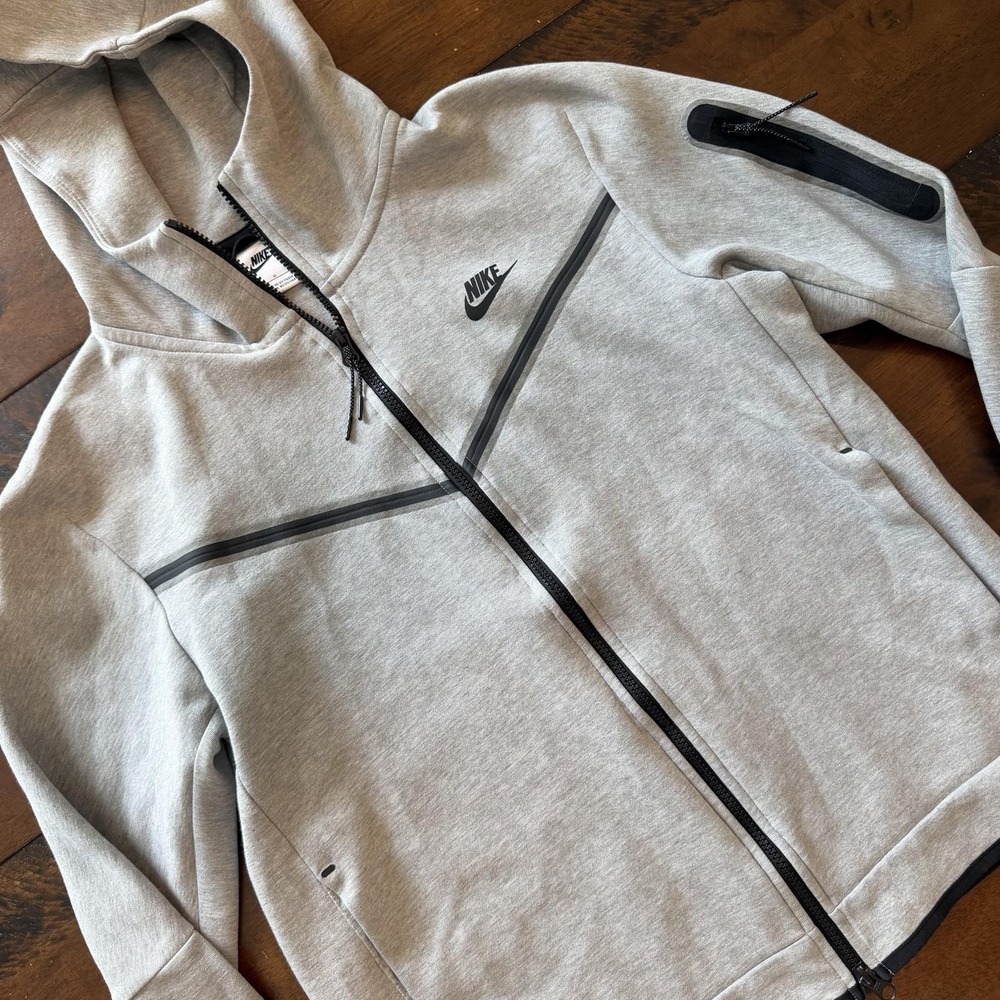 Nike Tech Fleece Hoodie Mens Large Gray Full Zip Windrunner Jacket CU4489-063